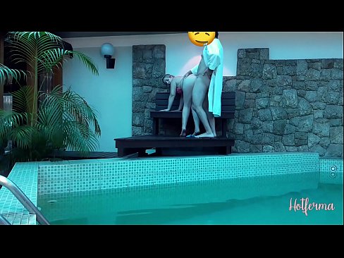 ❤️ 老板邀请女佣去泳池，却忍不住要来个热辣的 ❤️ Sex video﹏﹏